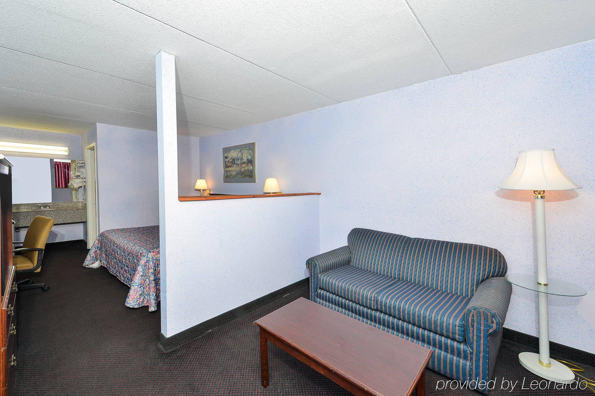 Americas Best Value Inn And Suites Knoxville Bagian luar foto